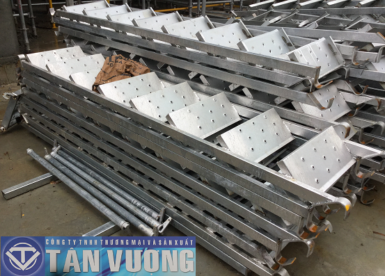 Sheet metal scaffolding staircase