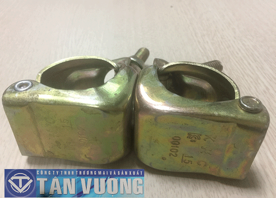 Scaffolding coupler